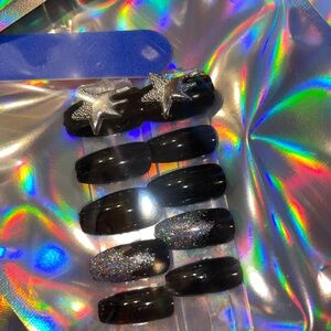 Black Glitter Star Press-On Nails